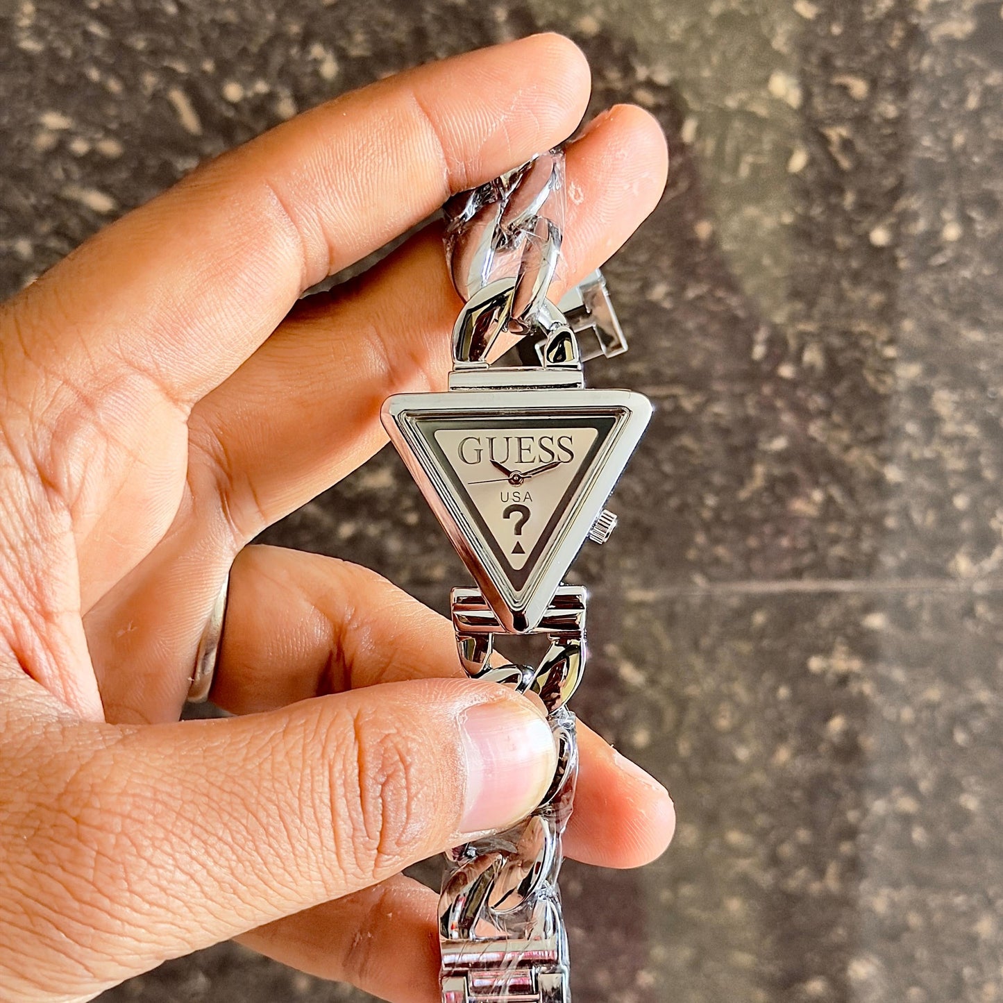 Guess Silver Triangle dial