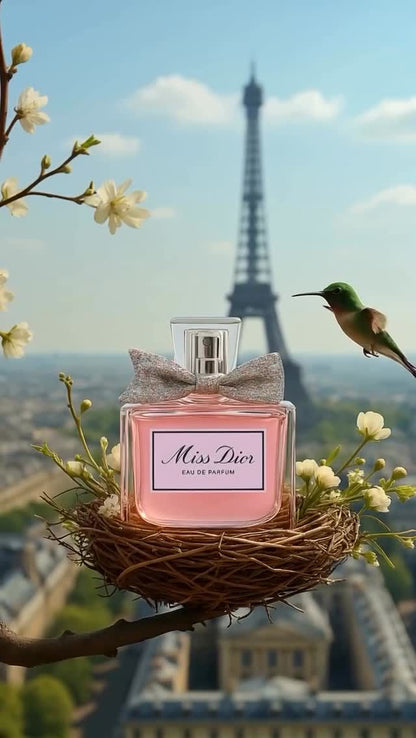 Miss Dior – Eau de Parfum
Feminine • Romantic • Timeless